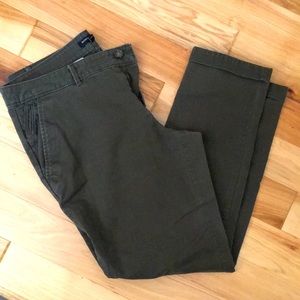 Banana Republic Size 8 Slim Roll Chino Ankle Pants green olive New Moss color
